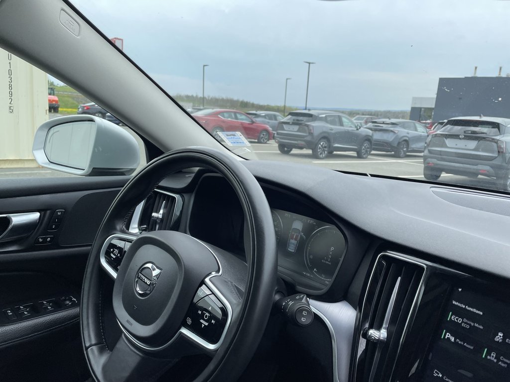2020 Volvo V60 T6 MOMENTUM | Htd Lthr | Panoramic Roof | USB in Saint John, New Brunswick - 11 - w1024h768px