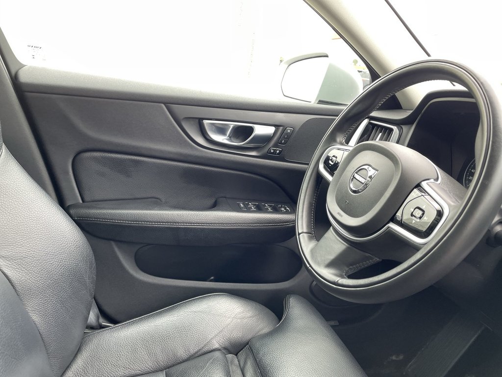 2020 Volvo V60 T6 MOMENTUM | Htd Lthr | Panoramic Roof | USB in Saint John, New Brunswick - 15 - w1024h768px