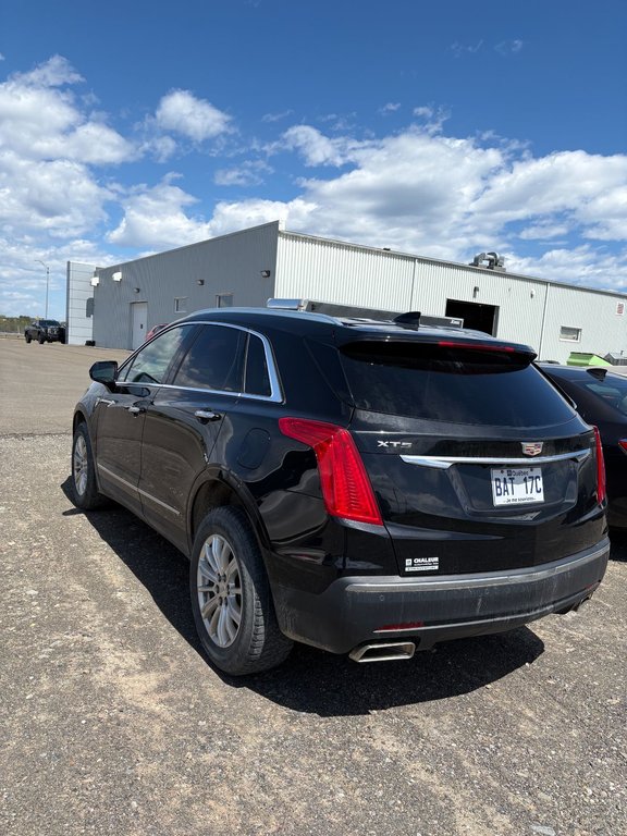 2017 Cadillac XT5 in Bonaventure, Quebec - 5 - w1024h768px