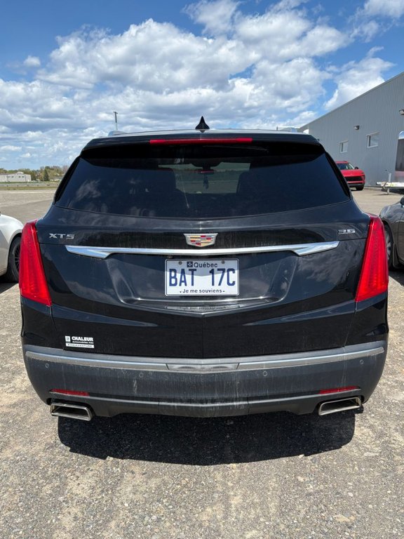 2017 Cadillac XT5 in Bonaventure, Quebec - 3 - w1024h768px