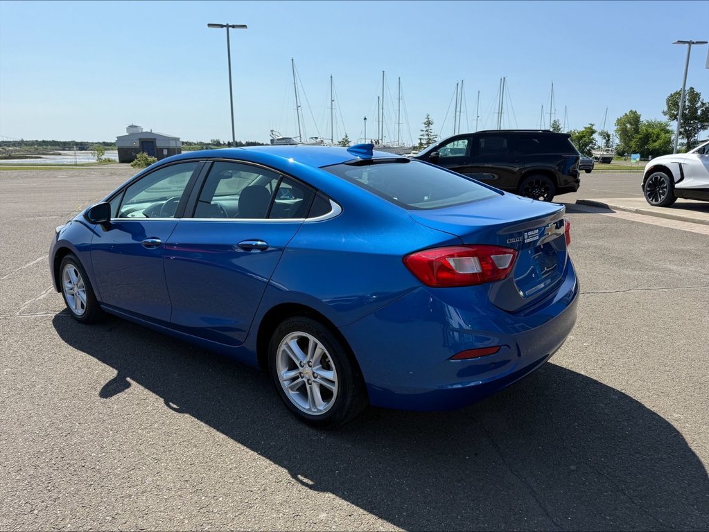 2016 Chevrolet Cruze in Bonaventure, Quebec - 2 - w1024h768px