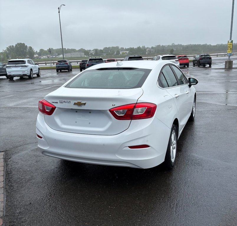 2017 Chevrolet Cruze in Bonaventure, Quebec - 2 - w1024h768px