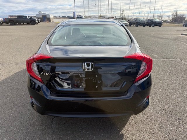 Honda Civic Sedan  2018 à Bonaventure, Québec - 2 - w1024h768px