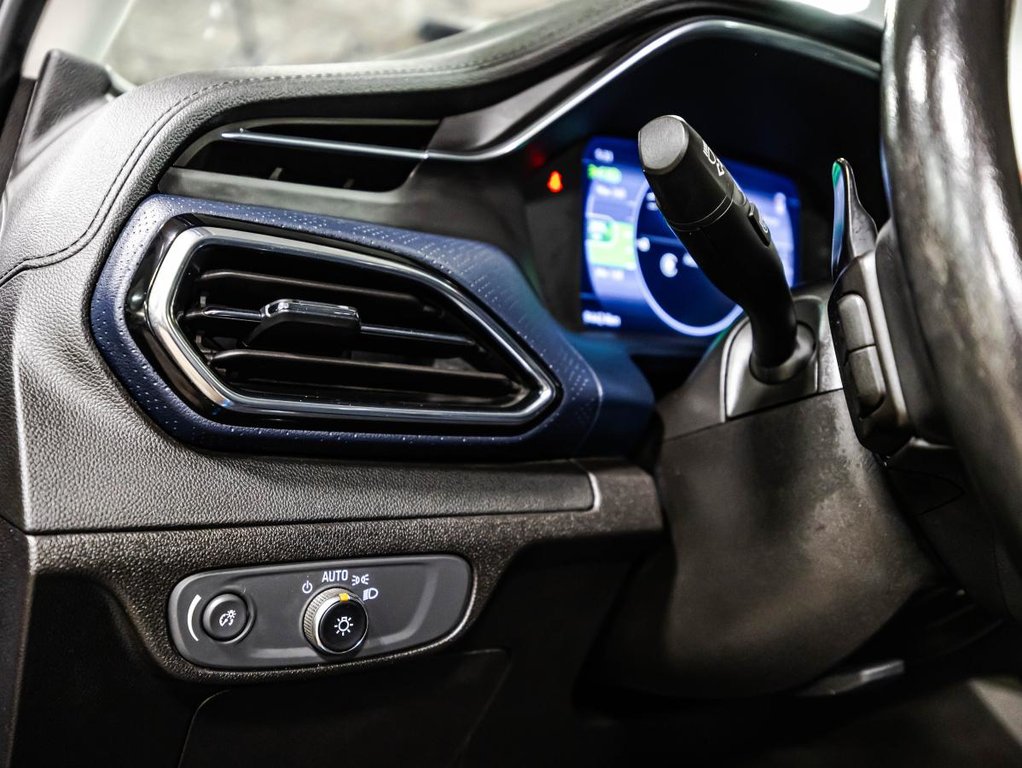 2023 Chevrolet Bolt EUV Premier CARPLAY I LEATHER I SUNROOF I MAGS I HEATED SEATS & SYEERING WHEEL I GPS I STARTER in Montréal, Quebec - 23 - w1024h768px
