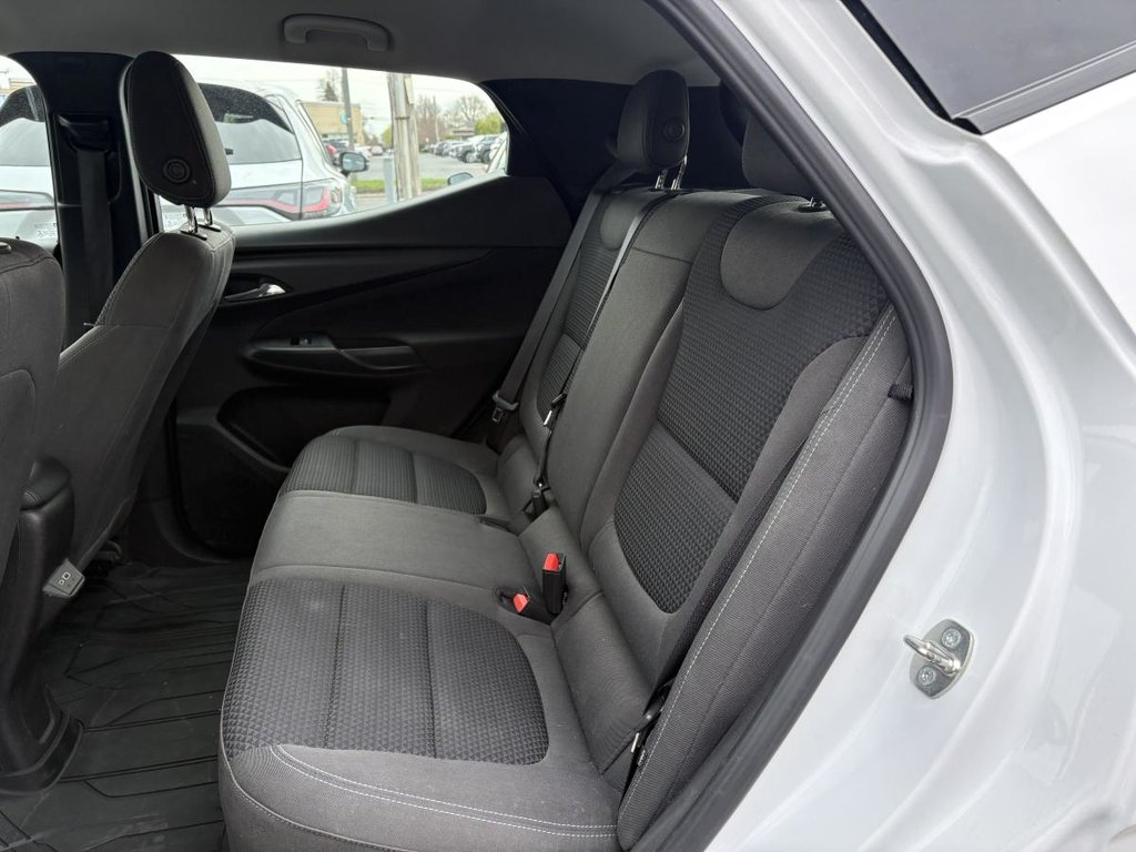 2023 Chevrolet Bolt EUV LT CARPLAY I HEATED SEATS & STEERING WHEEL I CAMERA I STARTER I MAGS I ACTIVE SECDURITY in Montréal, Quebec - 7 - w1024h768px