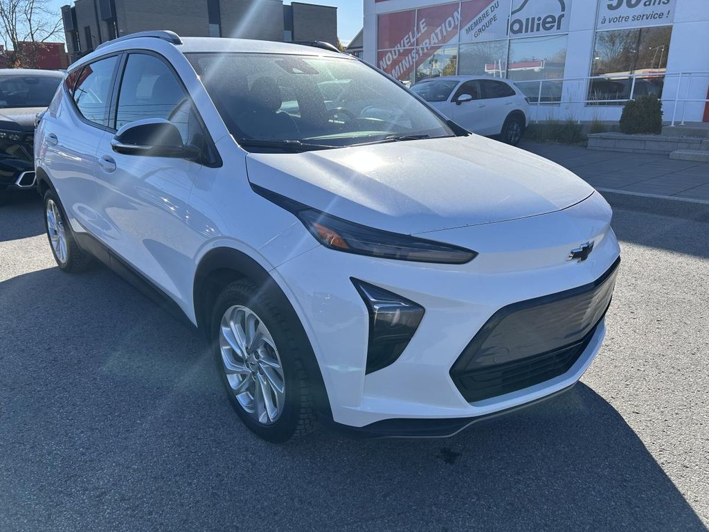 2023 Chevrolet Bolt EUV LT BRAND NEW WINTER TIRES I NEWS BRAKES I CARPLAY I MAGS I HEATED SEATS AND STEERING WHEEL I in Montréal, Quebec - 2 - w1024h768px