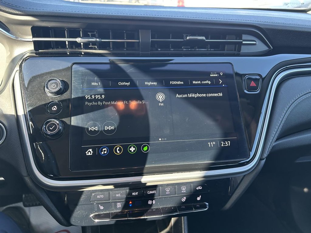 2023 Chevrolet Bolt EUV LT BRAND NEW WINTER TIRES I NEWS BRAKES I CARPLAY I MAGS I HEATED SEATS AND STEERING WHEEL I in Montréal, Quebec - 9 - w1024h768px