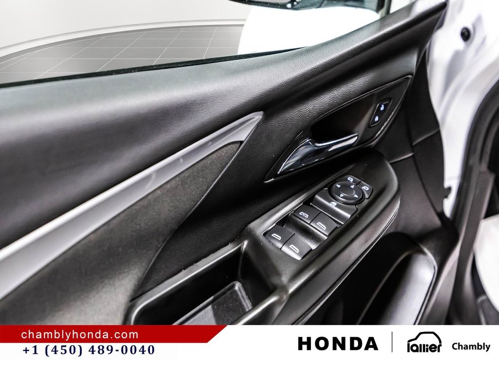 2023 Chevrolet Bolt EV 1LT I CARPLAY I HEATED SEATS & STEERING WHEEL I MAGS I STARTER I ACTIVE SECURITY in Montréal, Quebec - 12 - w1024h768px
