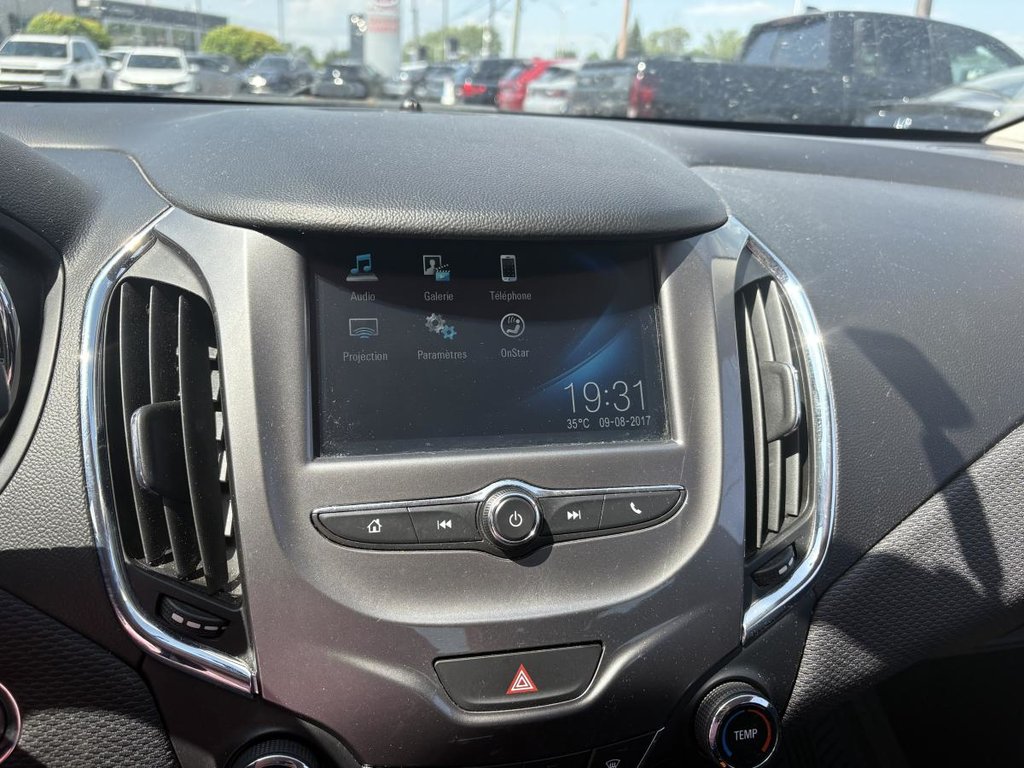 2018 Chevrolet Cruze LT (Manual) CAMERA I BLUETOOTH I MAGS I HEATED SEATS in Montréal, Quebec - 8 - w1024h768px