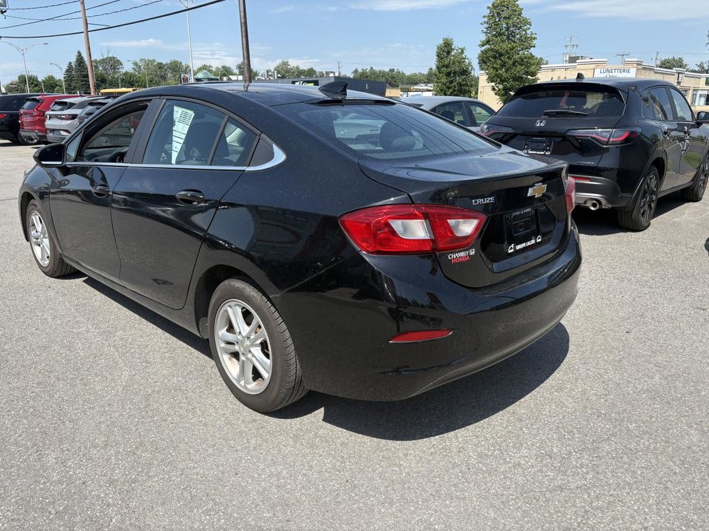 2018 Chevrolet Cruze LT (Manual) CAMERA I BLUETOOTH I MAGS I HEATED SEATS in Montréal, Quebec - 5 - w1024h768px
