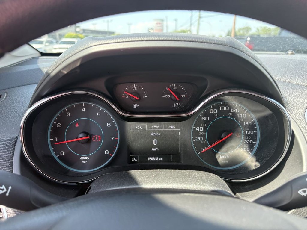 2018 Chevrolet Cruze LT (Manual) CAMERA I BLUETOOTH I MAGS I HEATED SEATS in Montréal, Quebec - 7 - w1024h768px