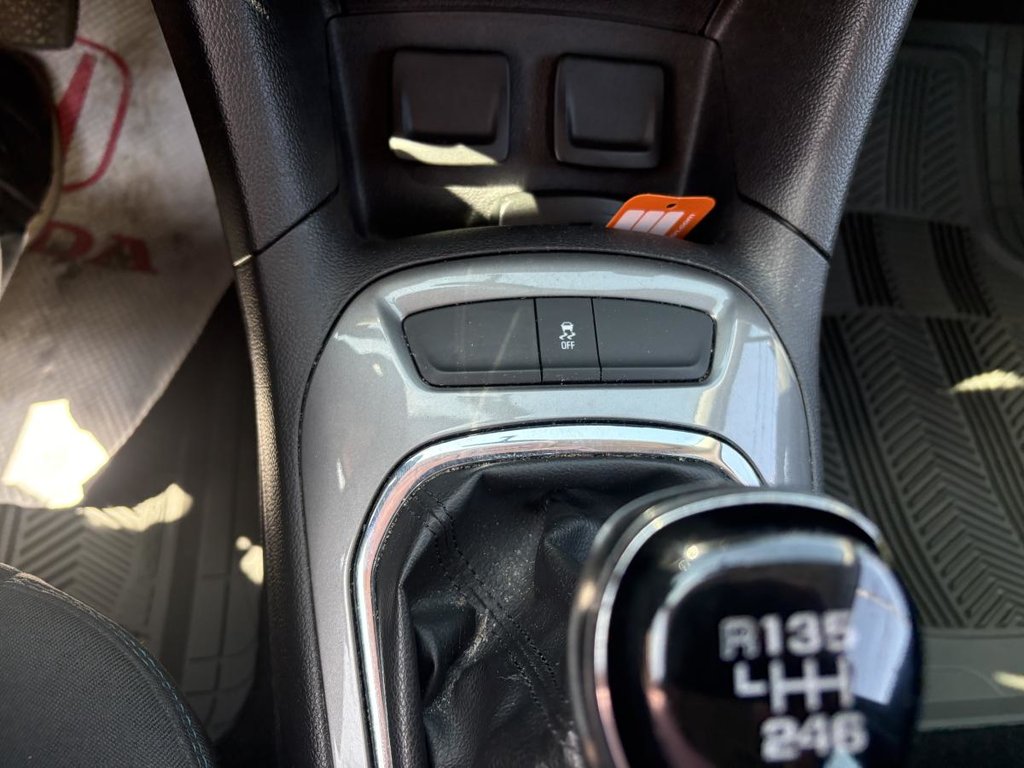 2018 Chevrolet Cruze LT (Manual) CAMERA I BLUETOOTH I MAGS I HEATED SEATS in Montréal, Quebec - 9 - w1024h768px