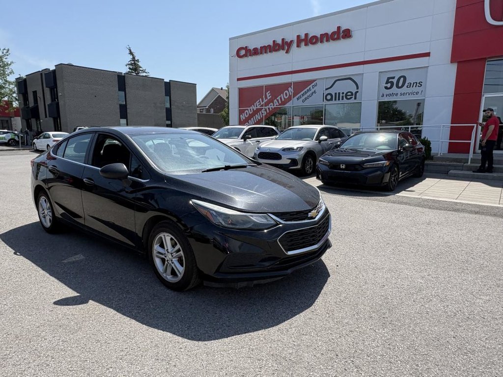 2018 Chevrolet Cruze LT (Manual) CAMERA I BLUETOOTH I MAGS I HEATED SEATS in Montréal, Quebec - 1 - w1024h768px