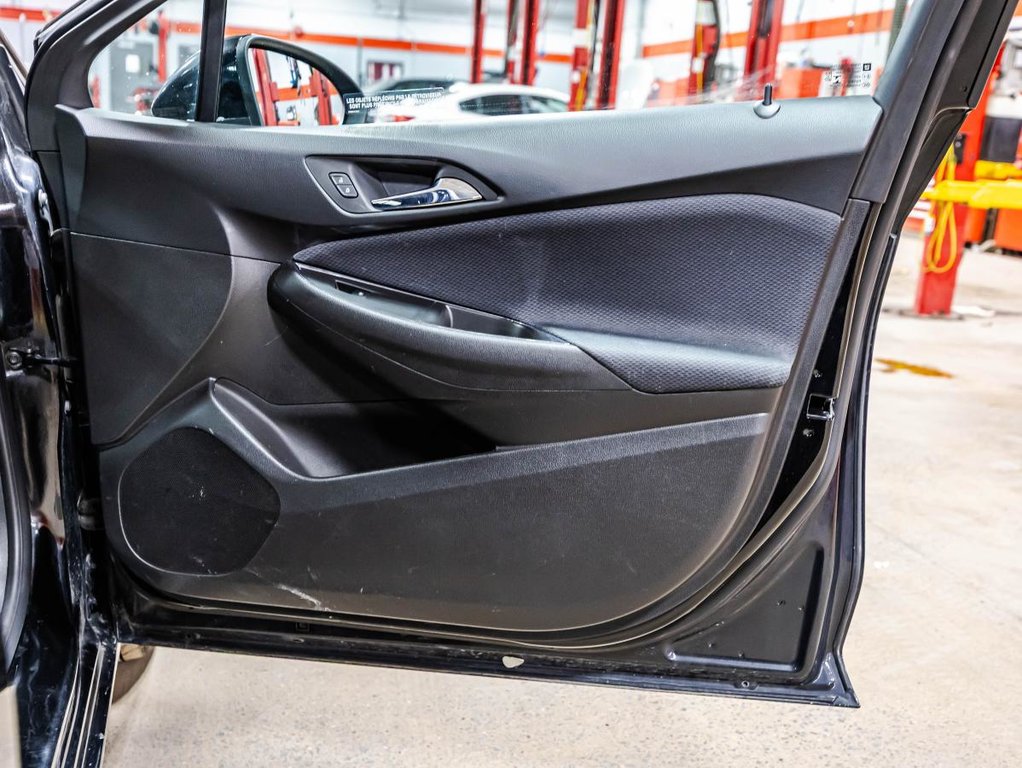 Chevrolet Cruze LT (Manual) CAMERA I BLUETOOTH I MAGS I HEATED SEATS 2018 à Montréal, Québec - 17 - w1024h768px