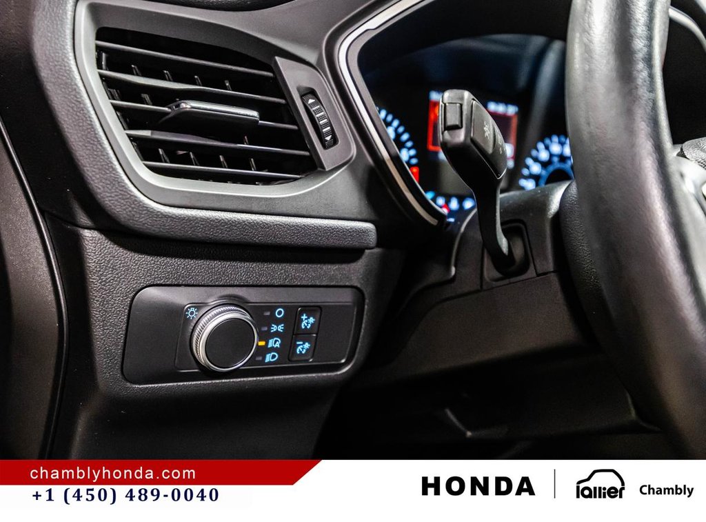 2020 Ford Escape SE AWD I MAGS I HEATED SEATS I CAMERA I BLUETOOTH I CARPLAY in Montréal, Quebec - 20 - w1024h768px