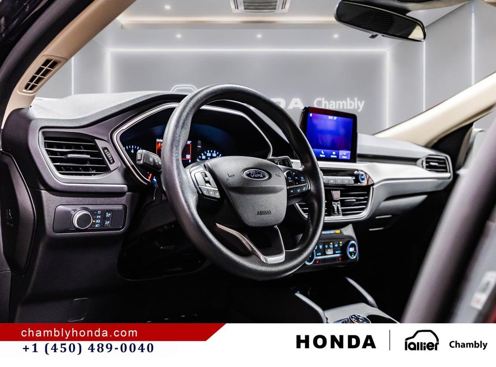 2020 Ford Escape SE AWD I MAGS I HEATED SEATS I CAMERA I BLUETOOTH I CARPLAY in Montréal, Quebec - 19 - w1024h768px