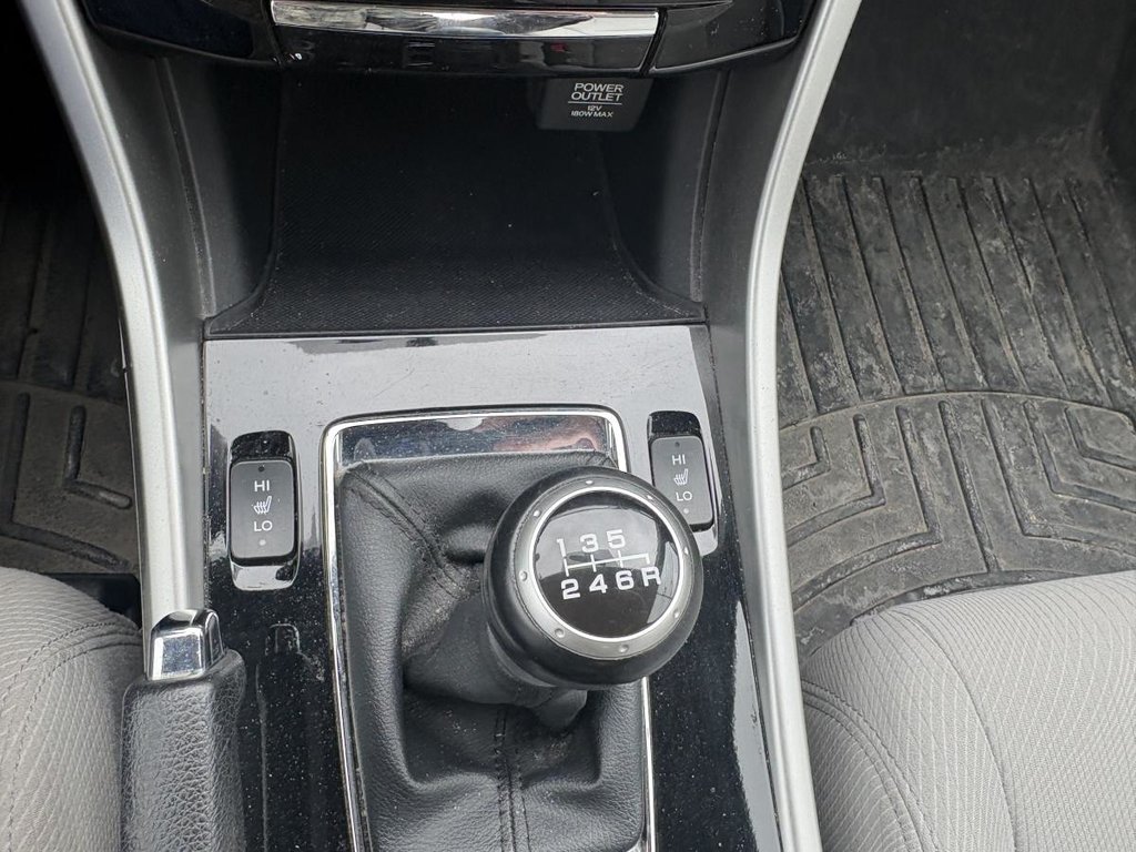 Honda Accord Sedan LX MANUAL TRANSMISSION!!!!! NO ACCIDENT!! BLUETOOTH I CAMERA  I HEATED SEATS 2017 à Montréal, Québec - 13 - w1024h768px
