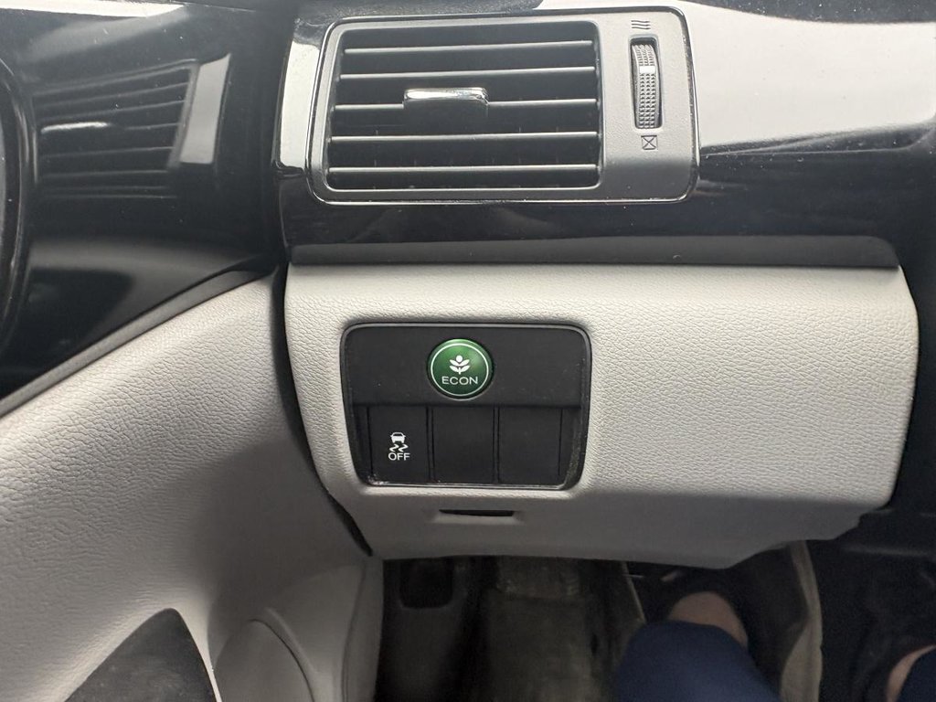 Honda Accord Sedan LX MANUAL TRANSMISSION!!!!! NO ACCIDENT!! BLUETOOTH I CAMERA  I HEATED SEATS 2017 à Montréal, Québec - 10 - w1024h768px