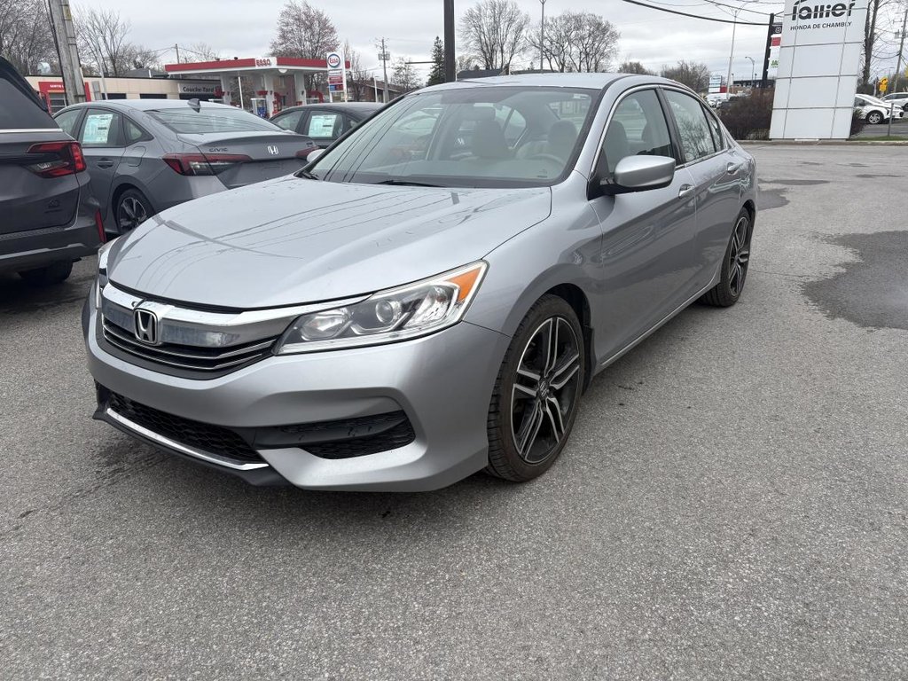 Honda Accord Sedan LX MANUAL TRANSMISSION!!!!! NO ACCIDENT!! BLUETOOTH I CAMERA  I HEATED SEATS 2017 à Montréal, Québec - 3 - w1024h768px