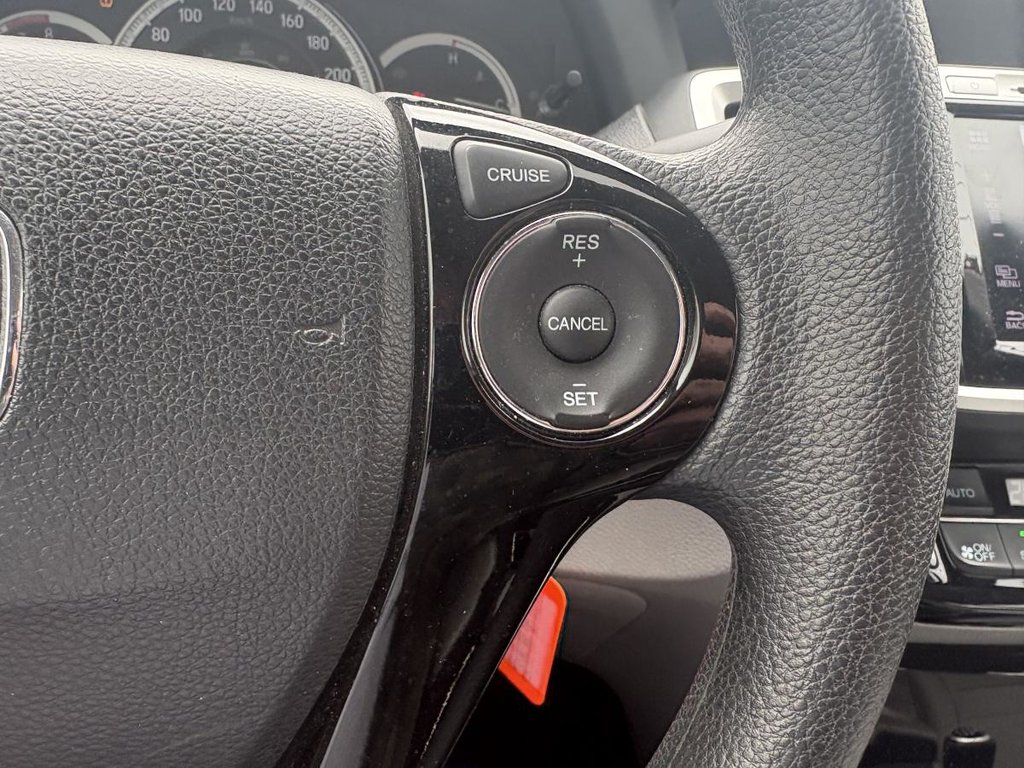 Honda Accord Sedan LX MANUAL TRANSMISSION!!!!! NO ACCIDENT!! BLUETOOTH I CAMERA  I HEATED SEATS 2017 à Montréal, Québec - 8 - w1024h768px