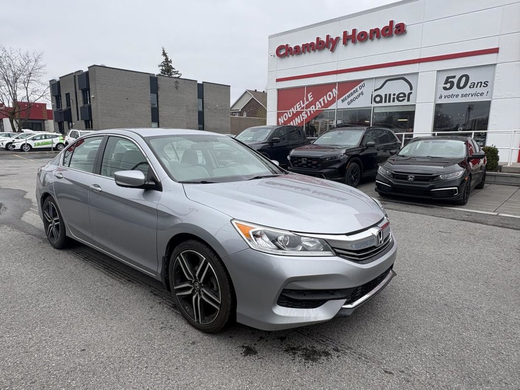 Honda Accord Sedan LX MANUAL TRANSMISSION!!!!! NO ACCIDENT!! BLUETOOTH I CAMERA  I HEATED SEATS 2017 à Montréal, Québec - 1 - w1024h768px