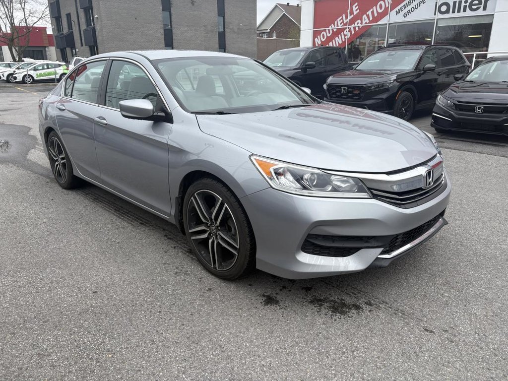Honda Accord Sedan LX MANUAL TRANSMISSION!!!!! NO ACCIDENT!! BLUETOOTH I CAMERA  I HEATED SEATS 2017 à Montréal, Québec - 2 - w1024h768px