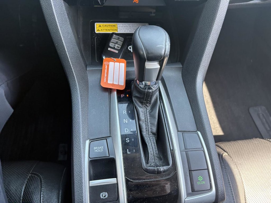 2016 Honda Civic Touring LEATHER I HEATED SEATS I MAGS I STERTER I ACTIVE SECURITY in Montréal, Quebec - 12 - w1024h768px