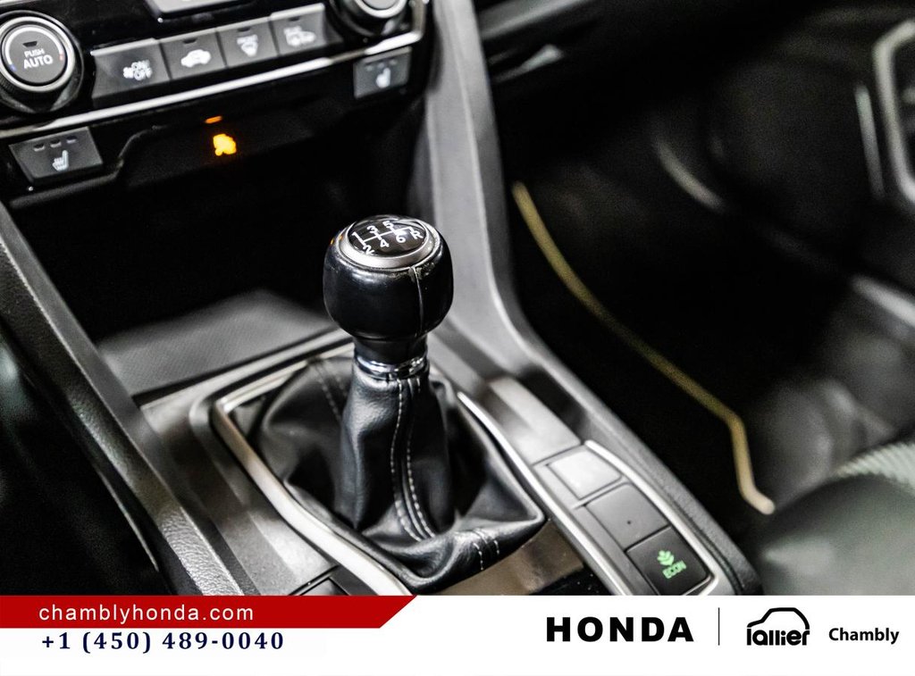 Honda Civic Sport Hatchback I MANUAL TRANSMISSION!!!!! SUNROOF I MAGS I CARPLAY I HEATED SEATS I CAMERA 2017 à Montréal, Québec - 24 - w1024h768px