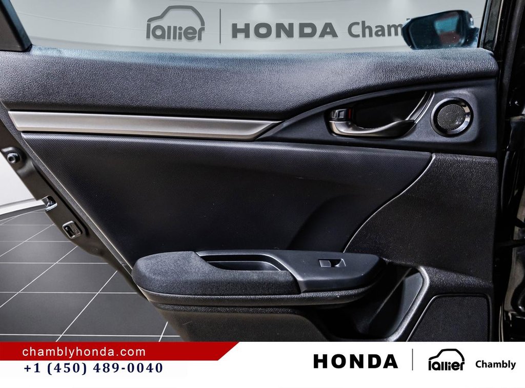 Honda Civic Sport Hatchback I MANUAL TRANSMISSION!!!!! SUNROOF I MAGS I CARPLAY I HEATED SEATS I CAMERA 2017 à Montréal, Québec - 12 - w1024h768px