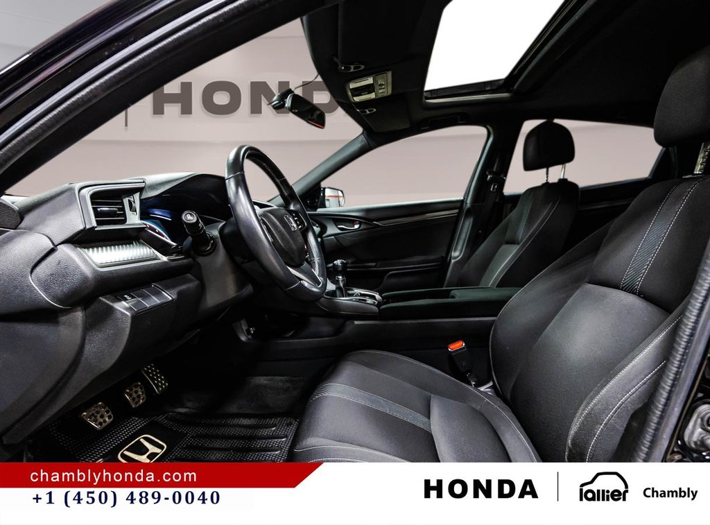 Honda Civic Sport Hatchback I MANUAL TRANSMISSION!!!!! SUNROOF I MAGS I CARPLAY I HEATED SEATS I CAMERA 2017 à Montréal, Québec - 18 - w1024h768px
