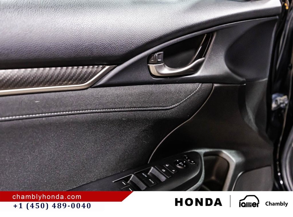 Honda Civic Sport Hatchback I MANUAL TRANSMISSION!!!!! SUNROOF I MAGS I CARPLAY I HEATED SEATS I CAMERA 2017 à Montréal, Québec - 11 - w1024h768px