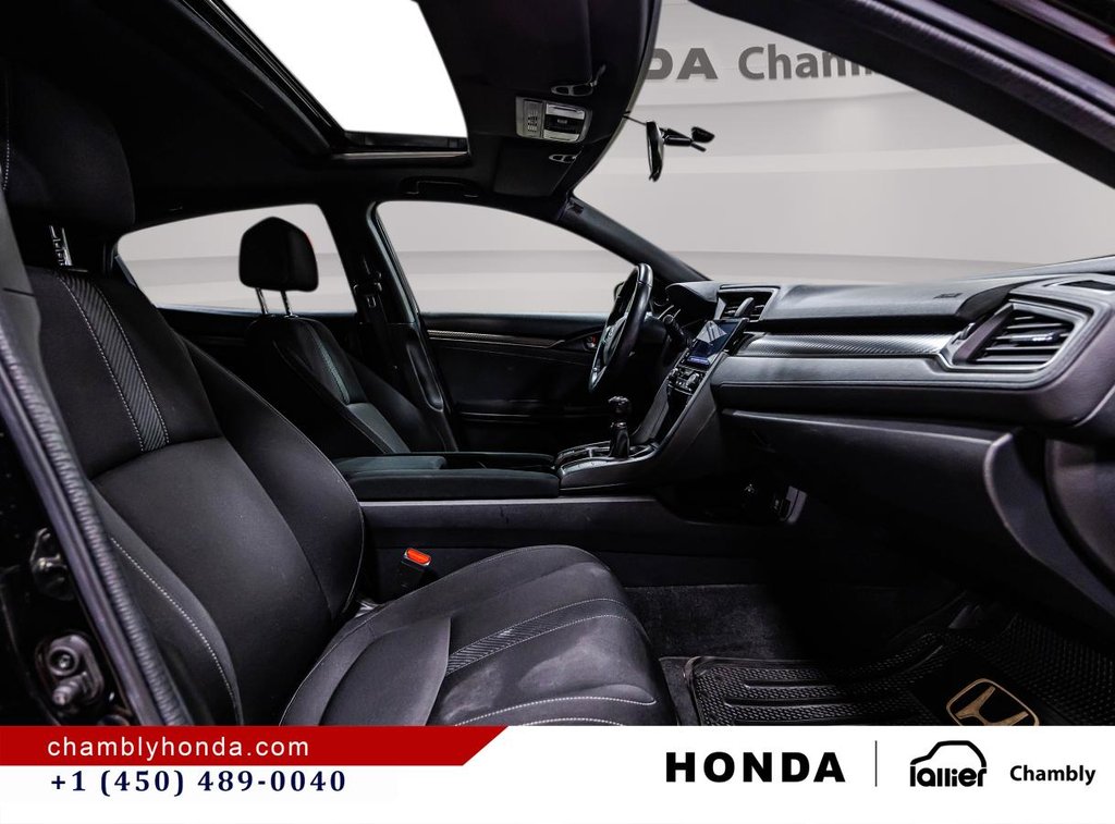 Honda Civic Sport Hatchback I MANUAL TRANSMISSION!!!!! SUNROOF I MAGS I CARPLAY I HEATED SEATS I CAMERA 2017 à Montréal, Québec - 16 - w1024h768px