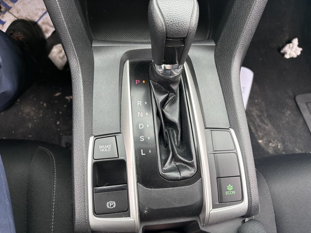 2017 Honda Civic LX CARPLAY I HEATED  SEATS I CAMERA I BLUETOOTH in Montréal, Quebec - 8 - w1024h768px