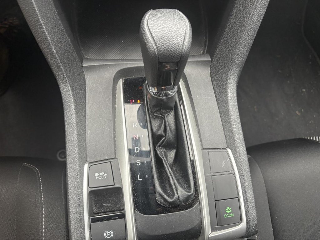 Honda Civic LX 57,000 KM I 10 YEARS//200,000 KIM WARRANTY I CARPLAY I HEATED SEATS I CAMERA I ACTIVE SECURITY 2018 à Montréal, Québec - 7 - w1024h768px