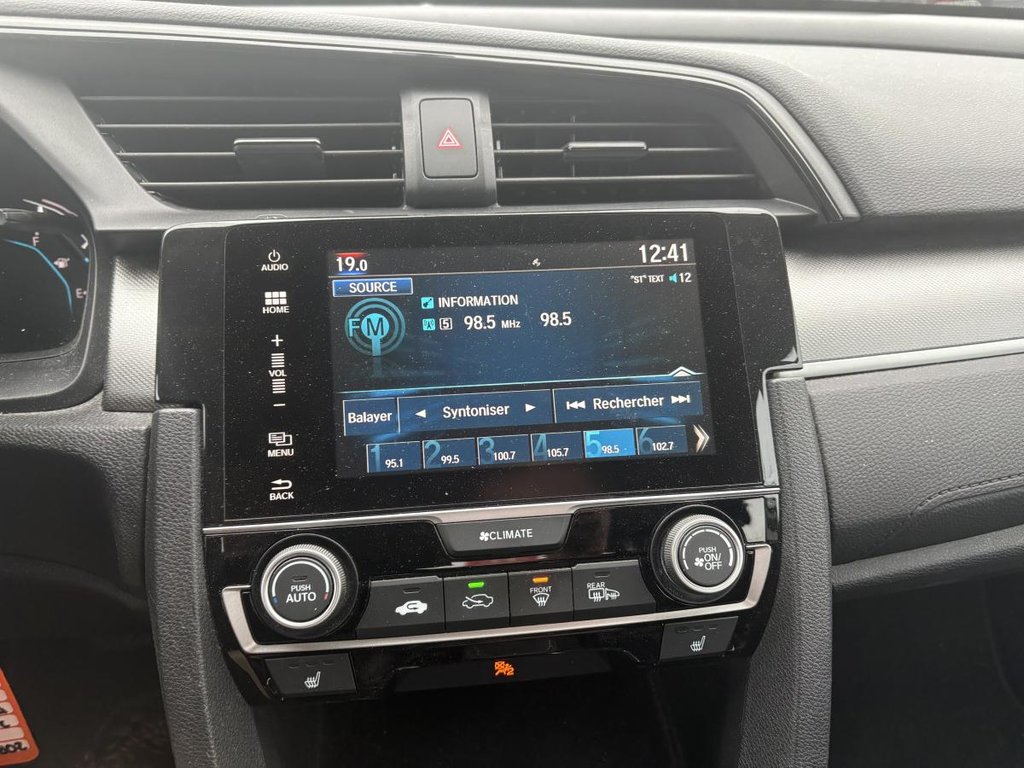 Honda Civic LX 57,000 KM I 10 YEARS//200,000 KIM WARRANTY I CARPLAY I HEATED SEATS I CAMERA I ACTIVE SECURITY 2018 à Montréal, Québec - 6 - w1024h768px