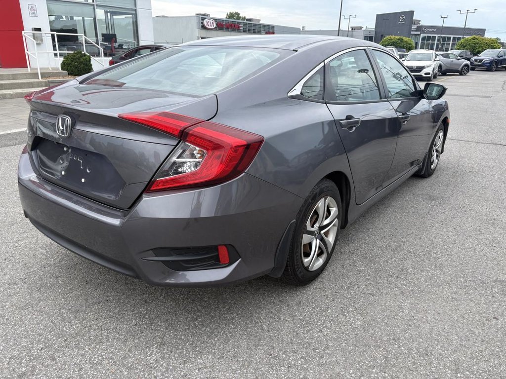 2018 Honda Civic LX Manual  MANUAL I CARPLAY I HEATED SEATS I CAMERA in Montréal, Quebec - 5 - w1024h768px