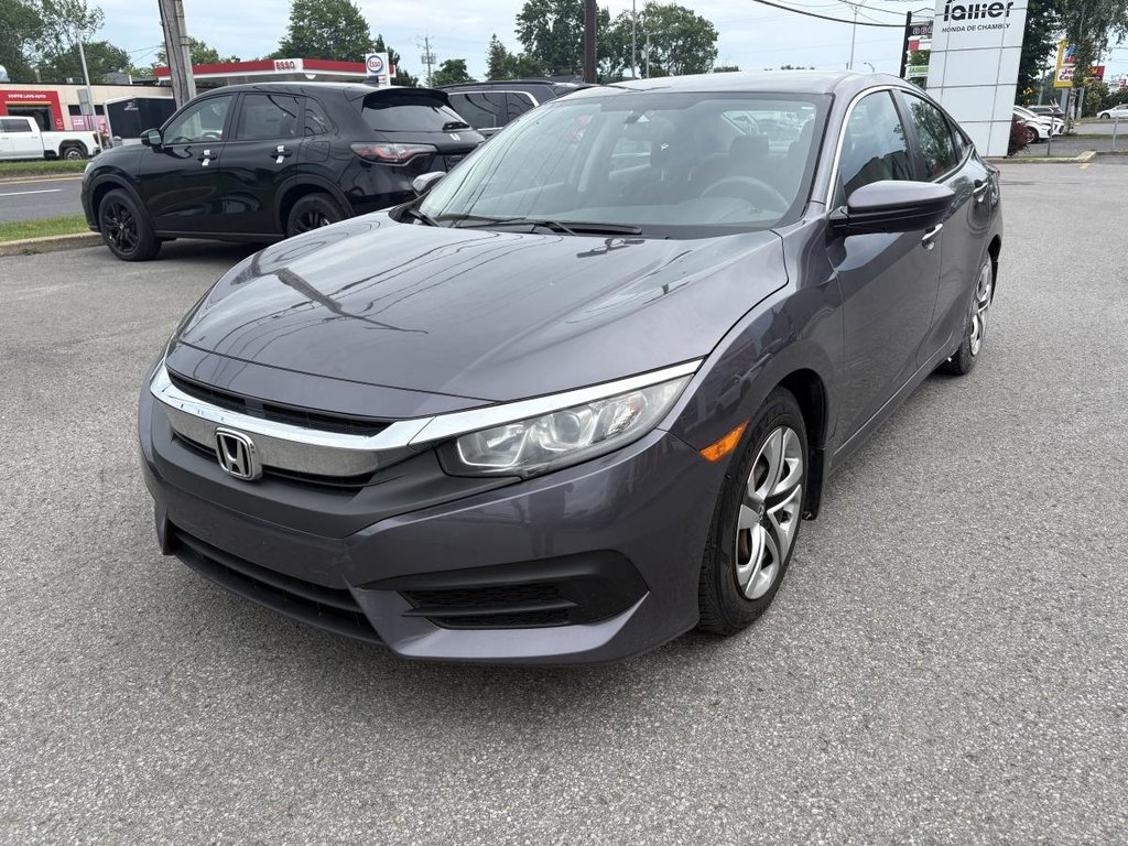 2018 Honda Civic LX Manual  MANUAL I CARPLAY I HEATED SEATS I CAMERA in Montréal, Quebec - 3 - w1024h768px