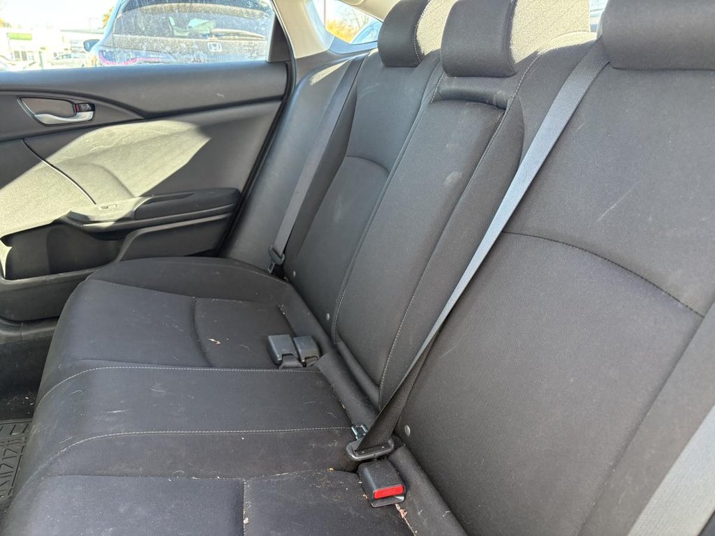 Honda Civic LX Manual I HEATED SEATS I CARPLAY I CAMERA I BLUETOOTH 2018 à Montréal, Québec - 8 - w1024h768px
