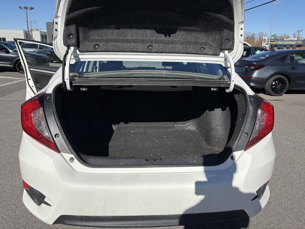 Honda Civic LX Manual I HEATED SEATS I CARPLAY I CAMERA I BLUETOOTH 2018 à Montréal, Québec - 6 - w1024h768px