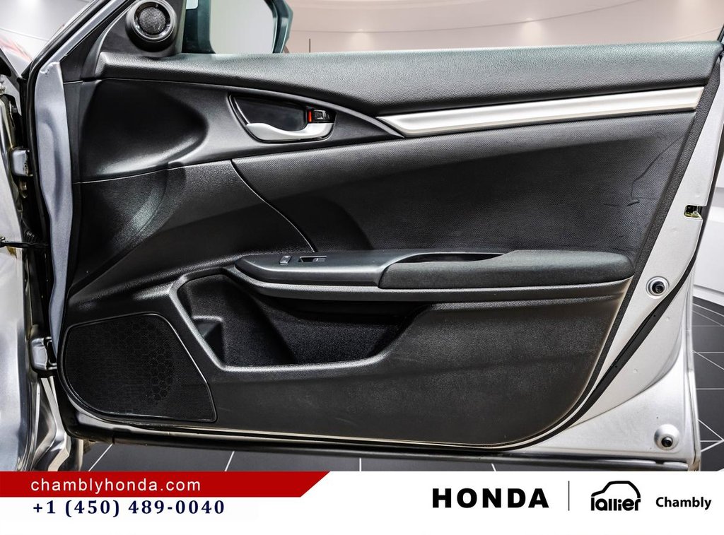 2019 Honda Civic LX 50,000 KM ONLY I CARPLAY I HEATED SEATS I BLUETOOTH I CAMERA I ACTIVE SECURITY in Montréal, Quebec - 16 - w1024h768px
