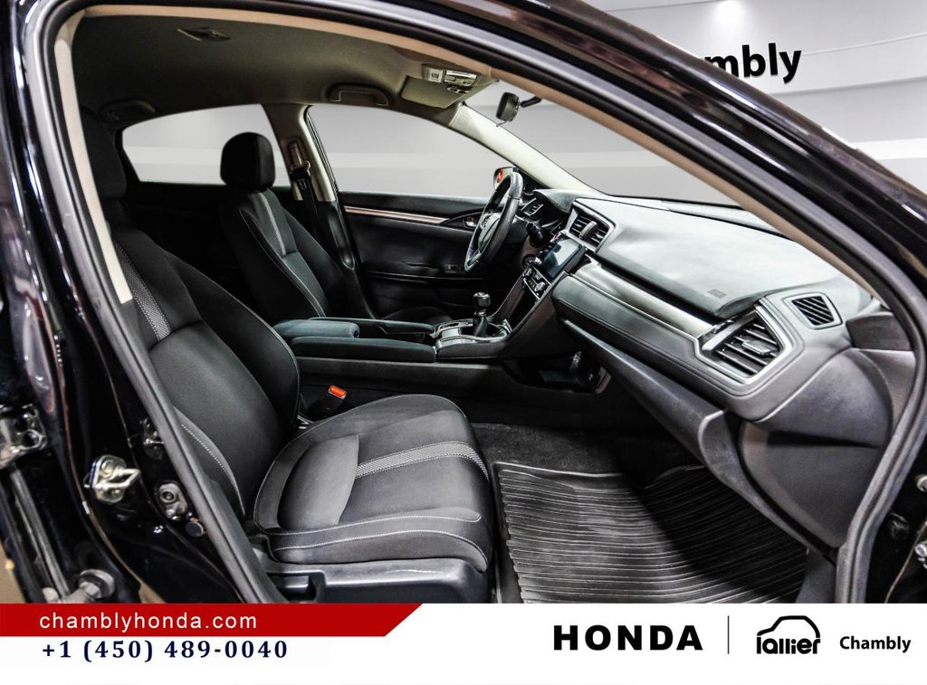 2019 Honda Civic LX Manual!!! CARPLAY I HEATED SEATS I BLUETOOH I CAMERA in Montréal, Quebec - 17 - w1024h768px