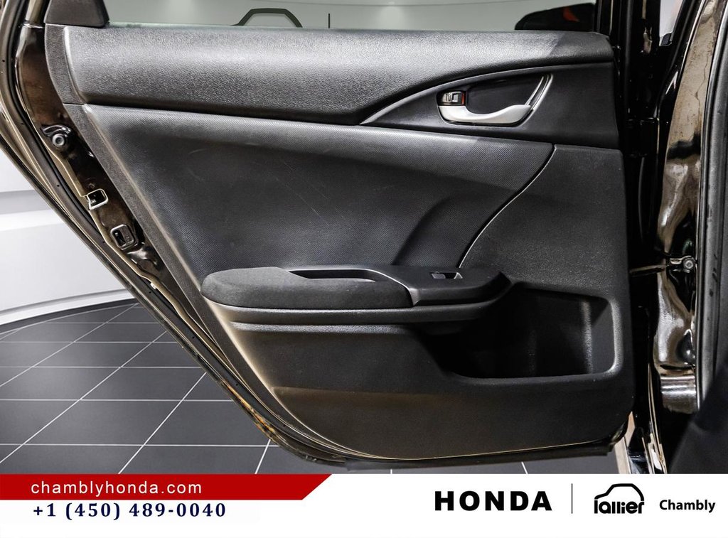 2019 Honda Civic LX Manual!!! CARPLAY I HEATED SEATS I BLUETOOH I CAMERA in Montréal, Quebec - 12 - w1024h768px
