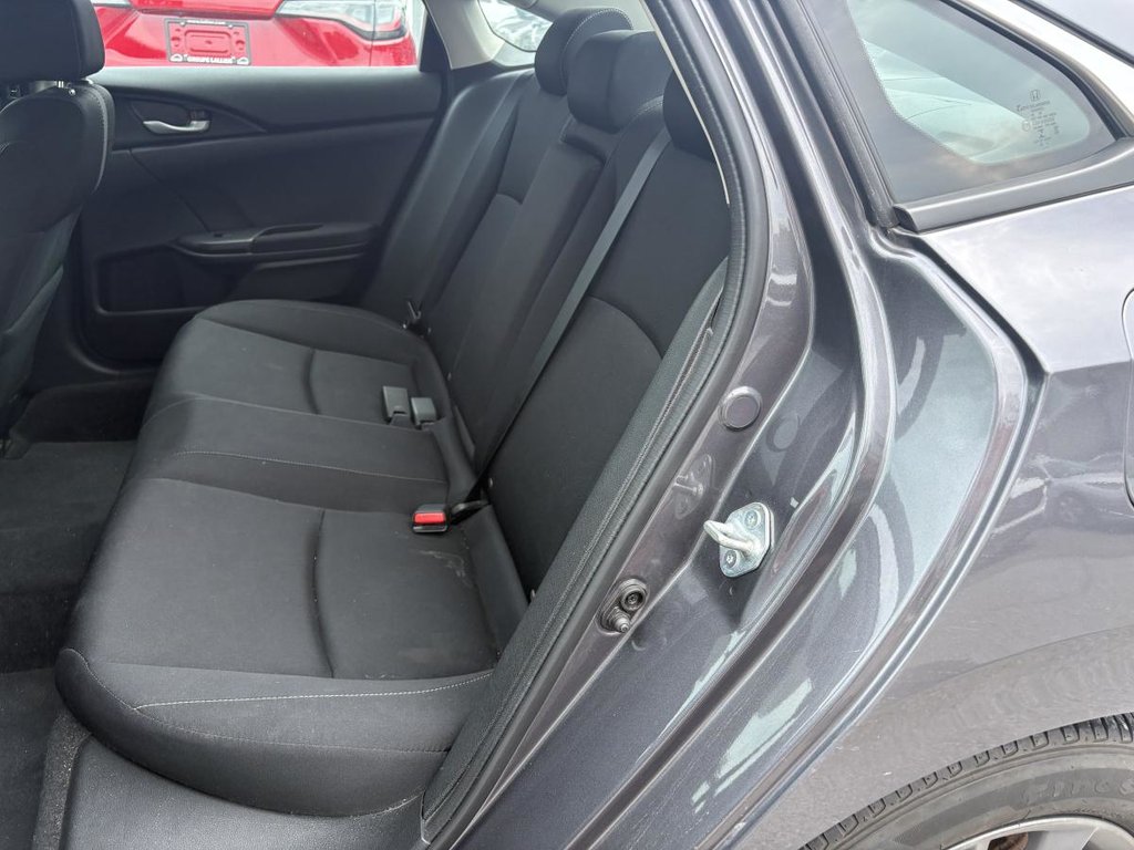 2021 Honda Civic EX  MAGS I SUNROOF I STARTER I CARPLAY I HEATED SEATS I ACTIVE SECURITY in Montréal, Quebec - 7 - w1024h768px