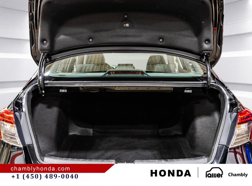 2022 Honda Civic Sport CVT I CAPLAY I SUNROOF I MAGS I STARTER I HEATED SEATS I ACTIVE SECURITY in Montréal, Quebec - 15 - w1024h768px