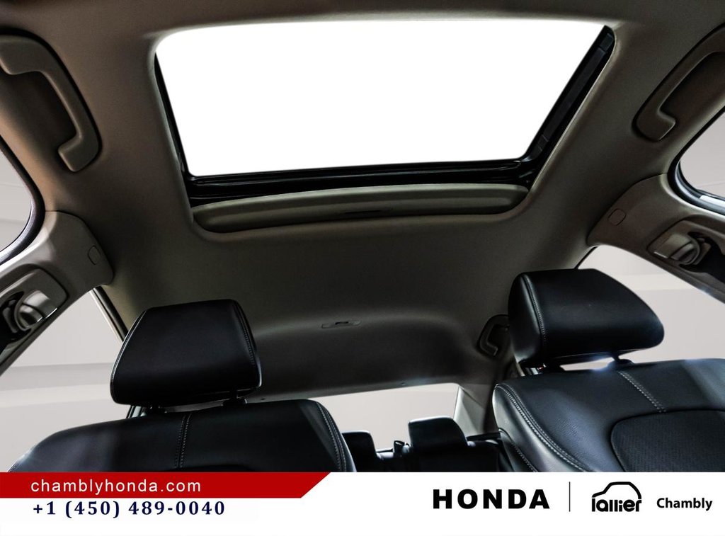 2022 Honda Civic Touring MAGS I SUNROOF I HEATED SEATS & STEERING WHEEL I CARPLAY I ACTIVE SECURITY in Montréal, Quebec - 19 - w1024h768px