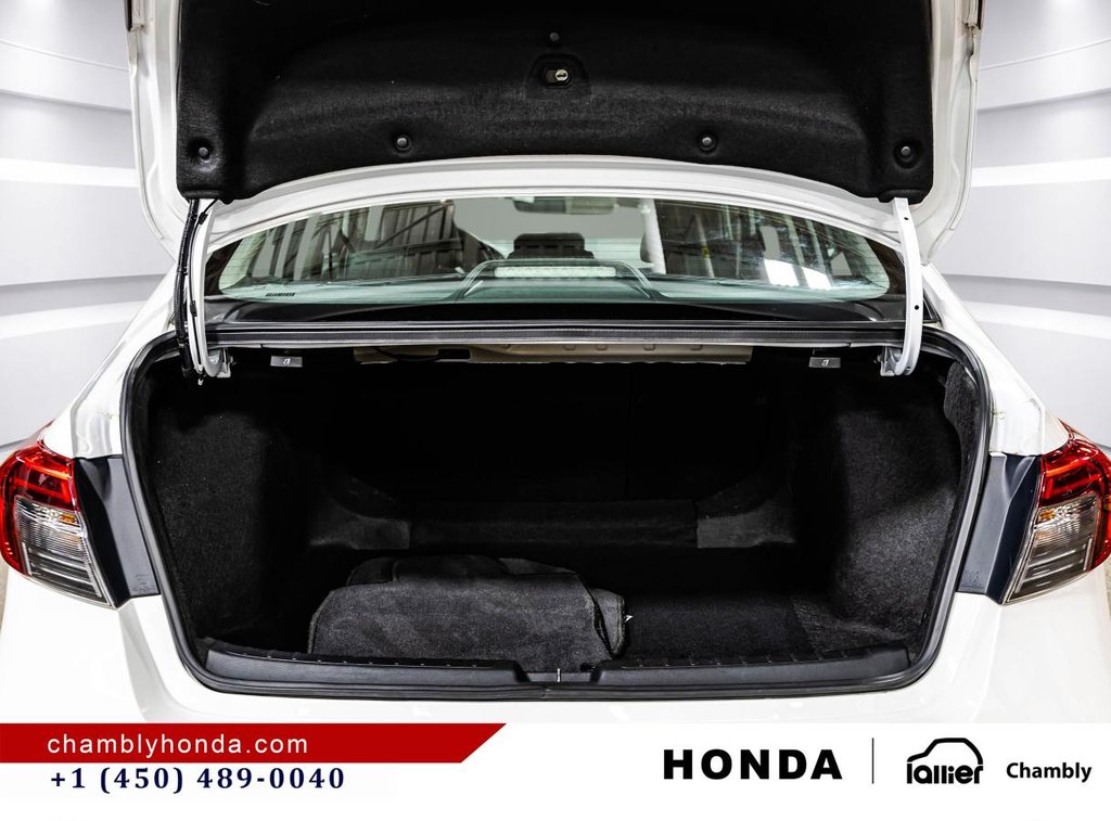 2022 Honda Civic Touring MAGS I SUNROOF I HEATED SEATS & STEERING WHEEL I CARPLAY I ACTIVE SECURITY in Montréal, Quebec - 16 - w1024h768px