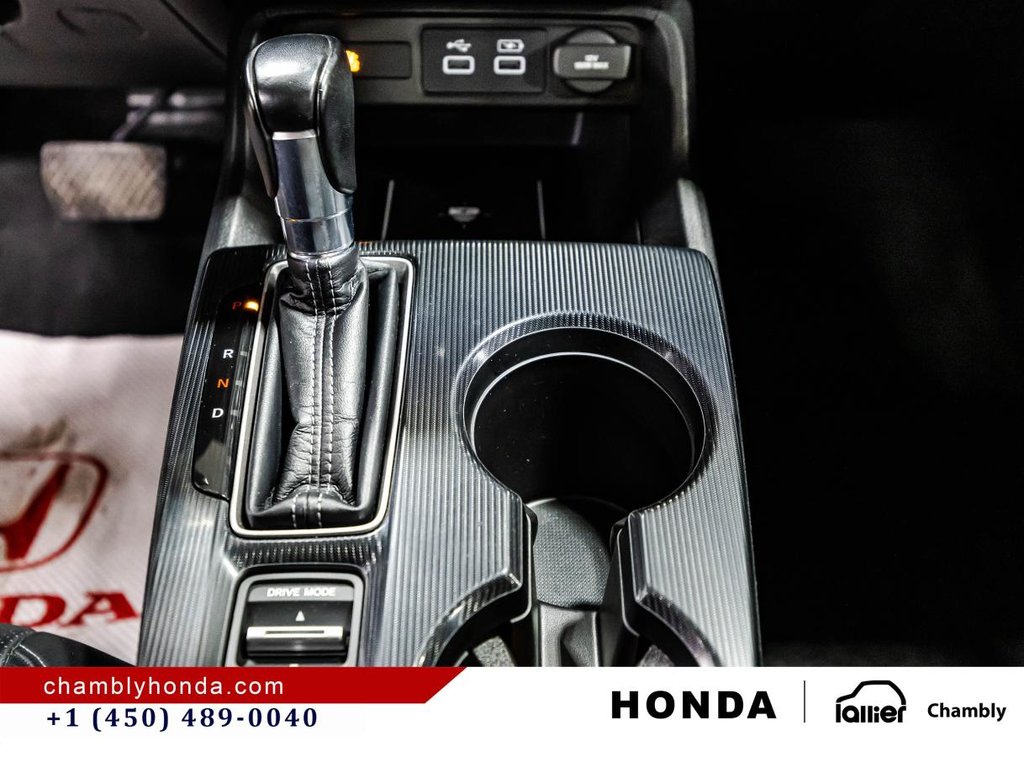 2022 Honda Civic Touring MAGS I SUNROOF I HEATED SEATS & STEERING WHEEL I CARPLAY I ACTIVE SECURITY in Montréal, Quebec - 26 - w1024h768px