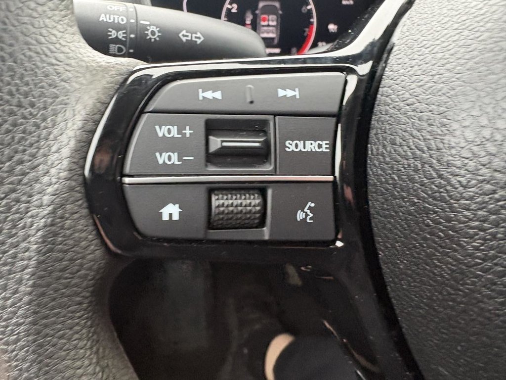 2022 Honda Civic LX HEATED SEATS I CARPLAY I CAMERA ISTARTER I ACTIVE SECURITY in Montréal, Quebec - 13 - w1024h768px