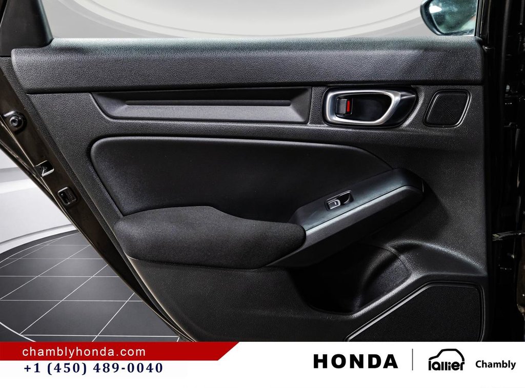2022 Honda Civic LX  CARPLAY I HEATED SEATS I CAMERA I STARTER I ACTIVE SECURITY in Montréal, Quebec - 12 - w1024h768px