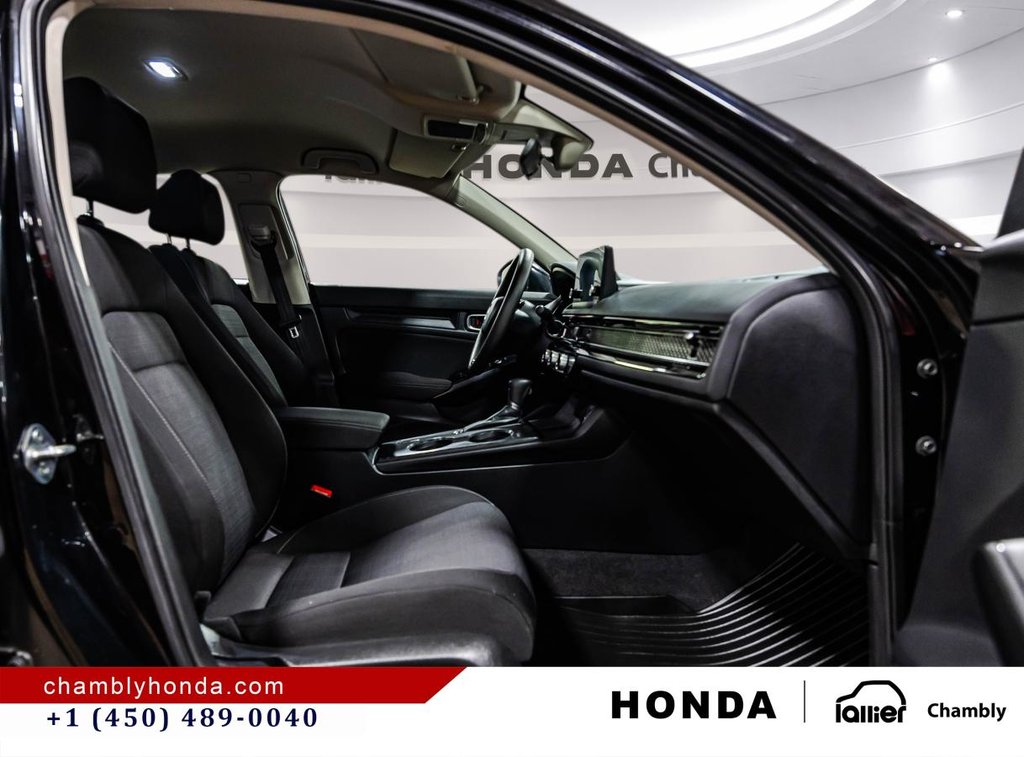 2022 Honda Civic LX  CARPLAY I HEATED SEATS I CAMERA I STARTER I ACTIVE SECURITY in Montréal, Quebec - 17 - w1024h768px